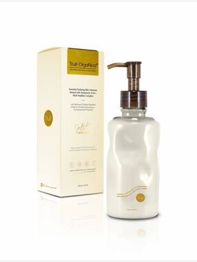 True OrgaNica Purifying Milk Cleanser Infused Hyaluronc Acid Multi Peptides